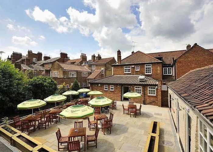 The Gillygate Pub Bed & Breakfast